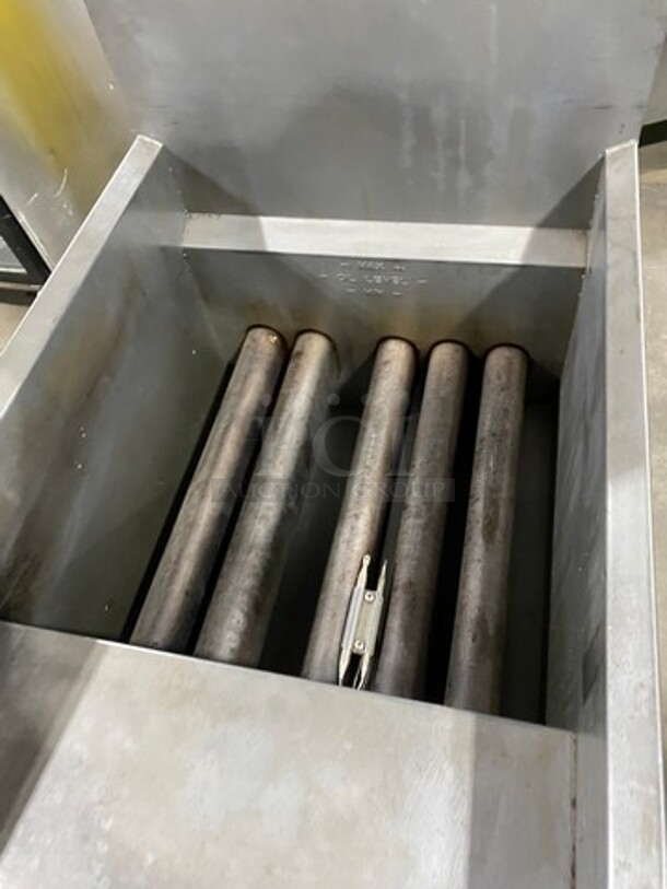 Pitco Commercial Natural Gas Powered 5 Burner Deep Fat Fryer! With Back Splashes!  All Stainless Steel! On Legs! - Image 5 of 7