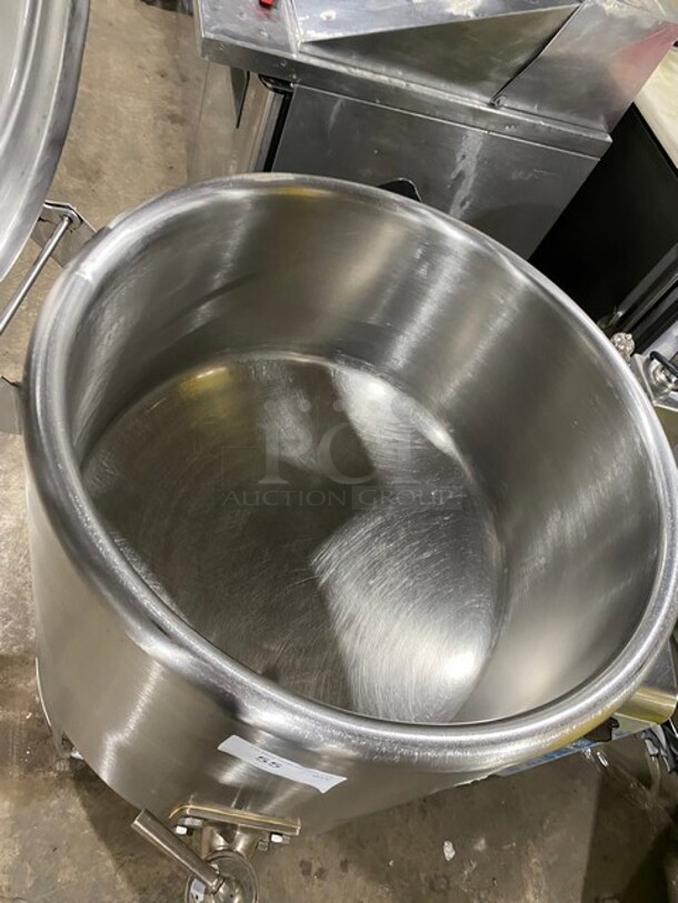 Nice! Vulcan Stainless Steel Jacketed Natural Gas Soup Kettle! On Legs! - Image 5 of 10
