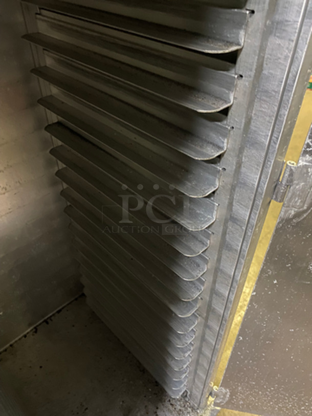 Lockwood Commercial Enclosed Pan Transport Rack! On Casters! Model: CA60RR25C - Image 6 of 7
