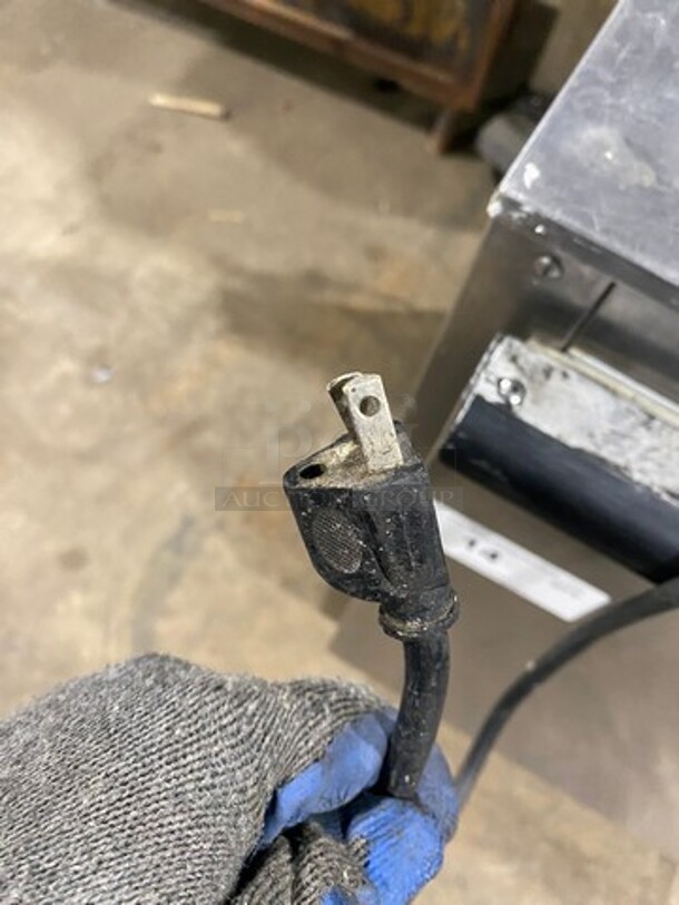 Beverage Air Commercial Single Door Undercounter Cooler! Stainless Steel! On Legs! Model: UCR27 115V 60HZ 1 Phase - Image 7 of 7