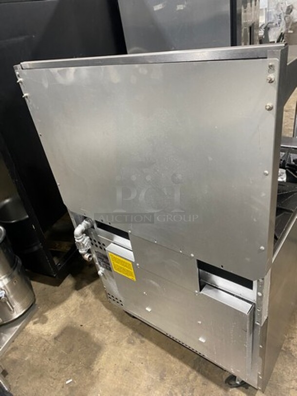 Vulcan Commercial Natural Gas Powered 6 Burner Stove! With Raised Back Splash And Salamander Shelf! With Oven Underneath! All Stainless Steel! Model: 36S6BN SN: 481938247 - Image 4 of 10