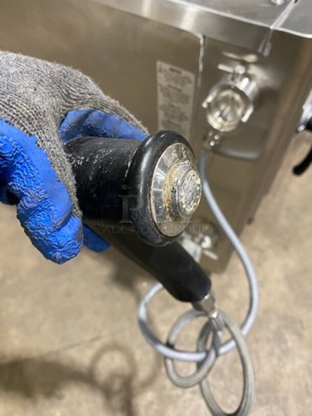 WOW! Alto Shaam Commercial Electric Powered Combitherm Convection Oven! With Metal Oven Racks! All Stainless Steel! On Small Legs! Model: 7.14ESISK SN: 1156437000 208/240V 3 Phase - Image 7 of 9