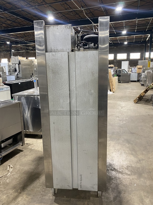 Traulsen Commercial Single Door Reach In Cooler! All Stainless Steel! On Legs! MODEL RHT132WREFHS SN: T239710I98 115V 1PH - Image 2 of 9