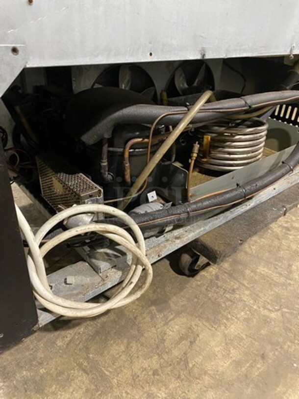 Turbo Air Commercial Refrigerated Open Grab-N-Go Case Merchandiser! With View Through Sides! With Front Cover! All Stainless Steel! Model: TOM50B SN: TOM5017X029 120V 60HZ 1 Phase - Image 8 of 8