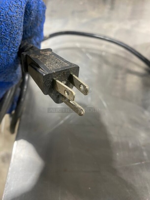 Vitamix Commercial Countertop Blender! BASE ONLY! Model: VM0101 SN: 001002160211976066 120V - Image 7 of 8