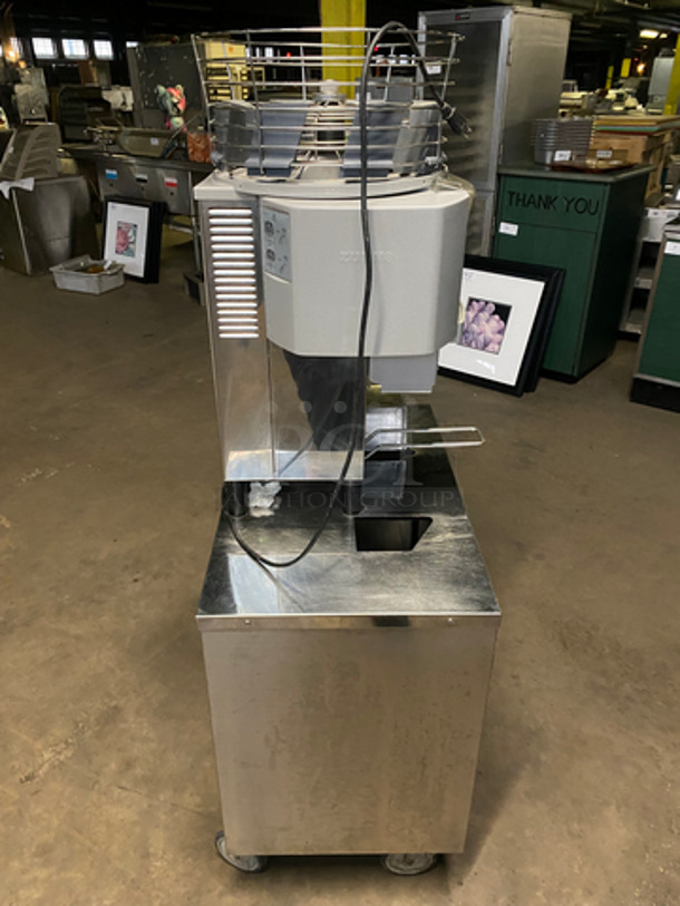 Zummo Commercial Automatic Citrus Juicer! On Stainless Steel Equipment Stand! On Casters! Model: Z14C SN: 2138626 110V 60HZ 1 Phase - Image 3 of 10