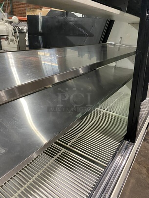 True Commercial Refrigerated Deli/Bakery Display Case! With Slanted Front Glass! With Sliding Glass Rear Access Doors! All Stainless Steel! Model: TDBD722 SN: 13739133 115V 60HZ 1 Phase - Image 5 of 9