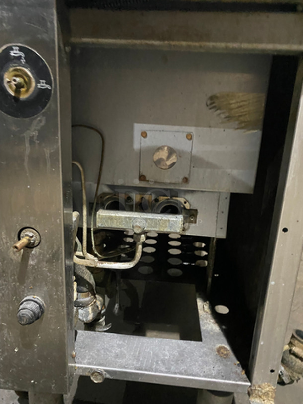 Commercial Gas Powered Pasta Cooker! All Stainless Steel! On Legs! - Image 7 of 9