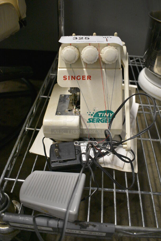 Singer Tiny Server Sewing Machine w/ Pedal. 6x9x8