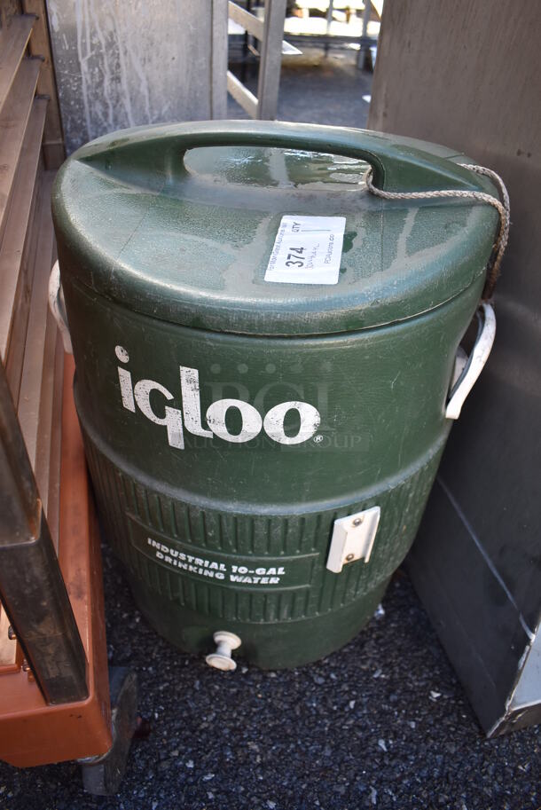 Igloo Green Poly Portable Beverage Dispenser. 15x15x23