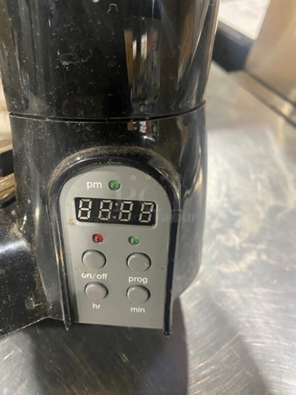 Countertop Coffee Maker Machine! With Coffee Pot! - Image 5 of 9