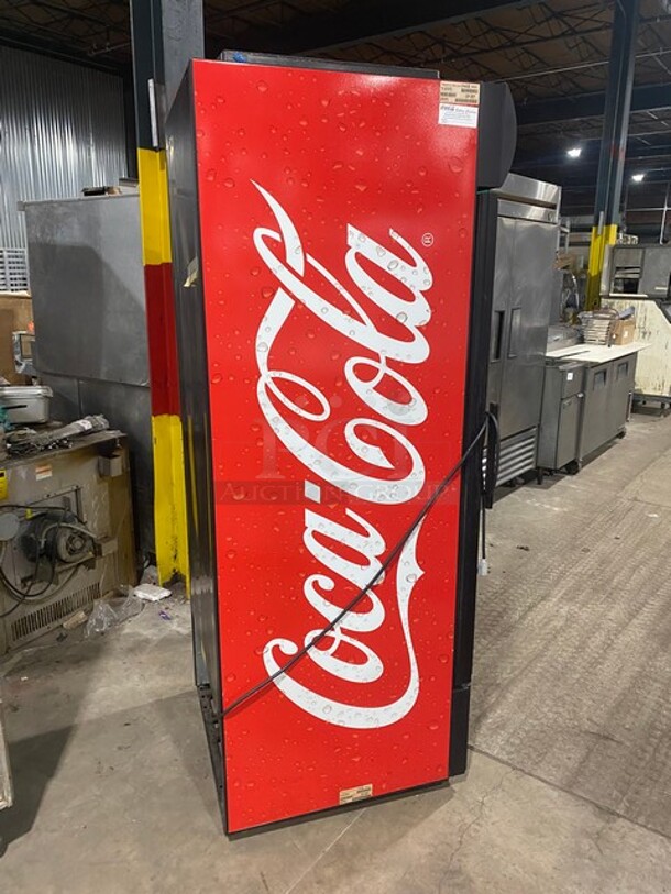 FABULOUS! True Commercial Single Door Reach In Cooler Merchandiser! With View Through Door! With Poly Coated Racks! Model GDM26EM Serial 6978751! 115V 1Phase! WORKING WHEN REMOVED! - Image 3 of 8