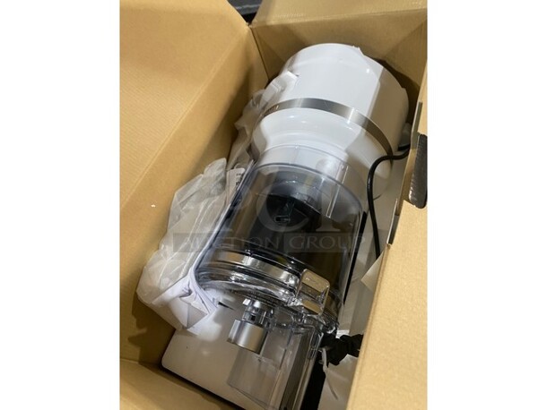 Brand New! KitchenAid® 13-Cup Food Processor! Snap-and-go! 3.1 Liters! With Attachments! - Image 2 of 10