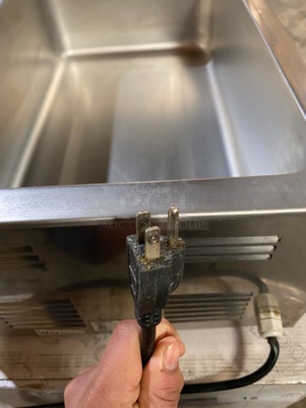 NEW! IN THE BOX! LATE MODEL! 2019 Adcraft Commercial Countertop Single Well Food Warmer! All Stainless Steel! Model: FW1200W 120V - Image 11 of 12