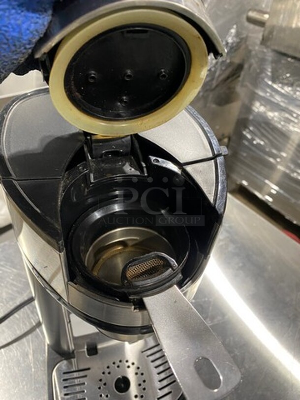 Hamilton Beach Countertop K Cup Single Cup Coffee Maker! - Image 4 of 7