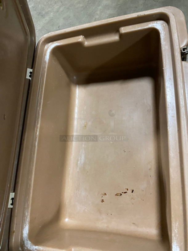 Cambro Insulated Food Pan Carrier! With Lid! - Image 4 of 5
