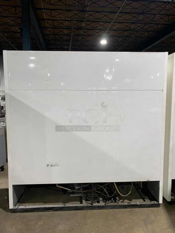True Commercial 3 Door Reach In Cooler Merchandiser! With View Through Doors! Poly Coated Racks! Model: GDM72 SN: 12852882 115V 60HZ 1 Phase - Image 3 of 8