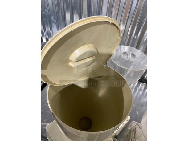 Edhard Commercial Countertop Donut/Pastry Filler! Model MK Serial 17464! 115V! - Image 5 of 8