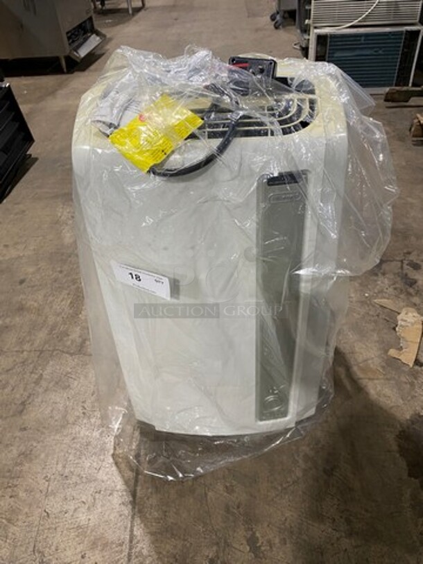 NEW! OUT OF THE BOX! SCRATCH-N-DENT! DeLonghi Portable Air Conditioner Unit! Model: PACAN140HPEW 115V - Image 1 of 8