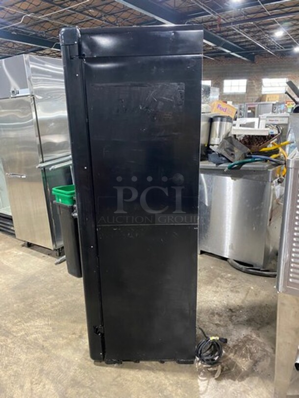 2016 Imbera Single Door Refrigerated Reach In Cooler Merchandiser! With View Through Door! With Poly Coated Racks! Model: VR09CCC02 SN: 642160501450 115V 60HZ 1 Phase - Image 2 of 8