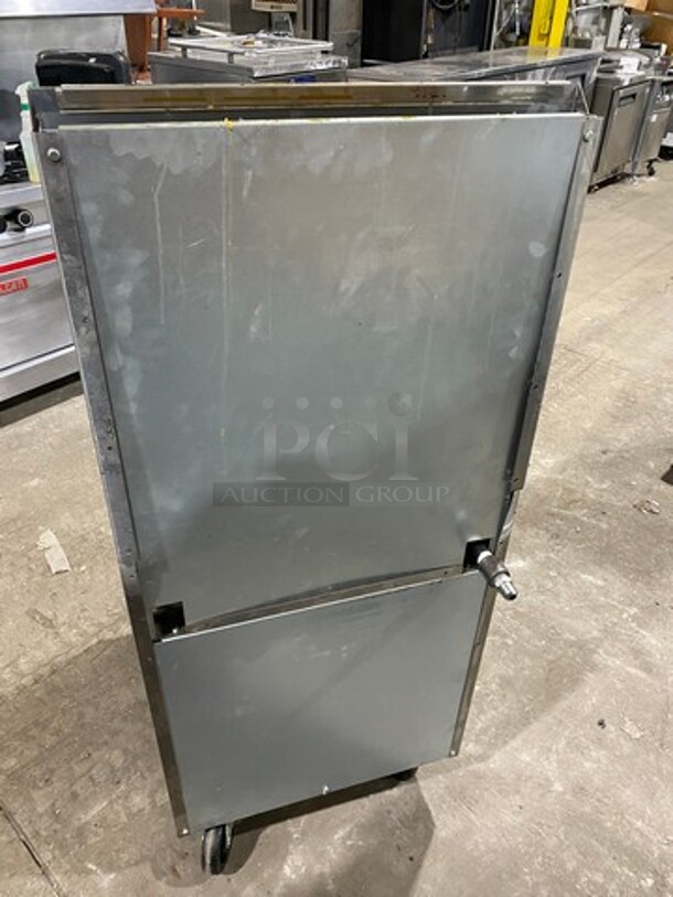 Cook Rite Commercial Natural Gas Powered 4 Burner Stove! With Raised Back Splash And Salamander Shelf! With Oven Underneath! All Stainless Steel! On Casters! - Image 4 of 9