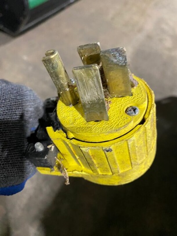 Hobart Commercial Under The Counter Dishwasher! All Stainless Steel! Model: LXIGH SN: 231103007 208/240V 60HZ 1 Phase - Image 8 of 8