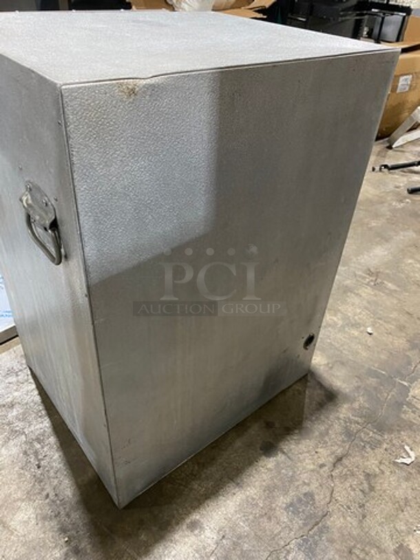 Alto Shaam Commercial Cook And Hold Cabinet! All Stainless Steel! WORKING WHEN REMOVED! Model: 500PH SN: 4406011 125V 60HZ 1 Phase - Image 3 of 7