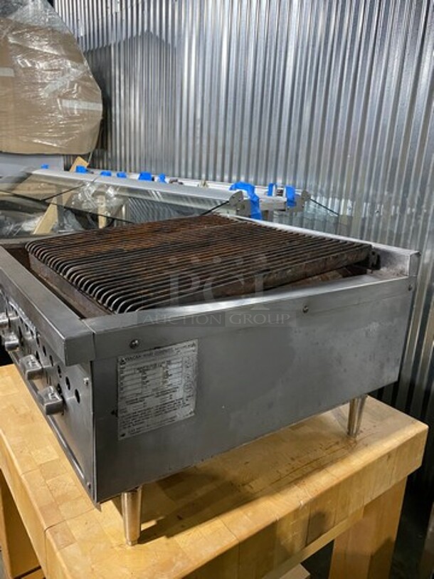 Vulcan Hart Commercial Countertop Natural Gas Powered Char Broiler Grill! Stainless Steel Body! On Small Legs! WORKING WHEN REMOVED! Model: VCCB25 SN: 637101178 - Image 2 of 10