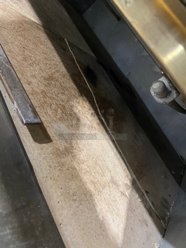 WOW! Blodgett Electric Powered Single Deck Pizza/Baking Oven! All Stainless Steel! On Legs! WORKING WHEN REMOVED! Model: 1048DD/AA-S SN: 112296QC092A 120V 60HZ 1 Phase - Image 6 of 10