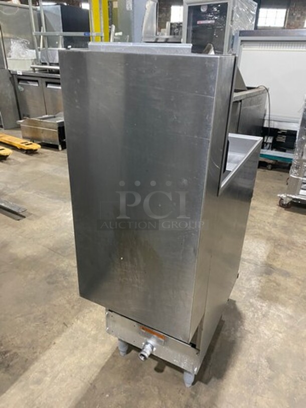 Pitco Commercial Natural Gas Powered Deep Fat Fryer! With Backsplash! All Stainless Steel! On Legs! Model: 40C SN: G16CE025898 - Image 4 of 8
