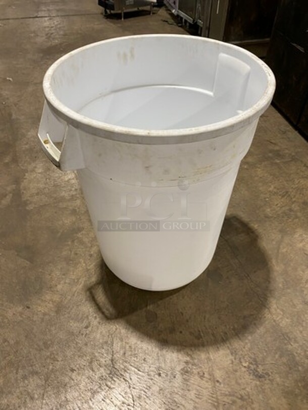 White Poly Trash Can! - Image 5 of 6