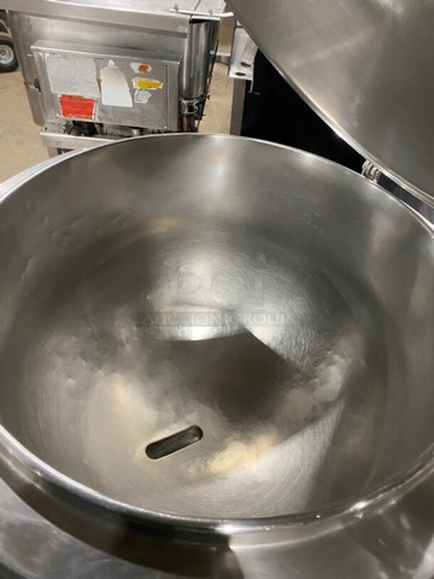 Groen Commercial Natural Gas Powered Jacketed Self-Contained Soup Kettle! All Stainless Steel! On Legs! Model: AH140 SN: 1380 - Image 6 of 9