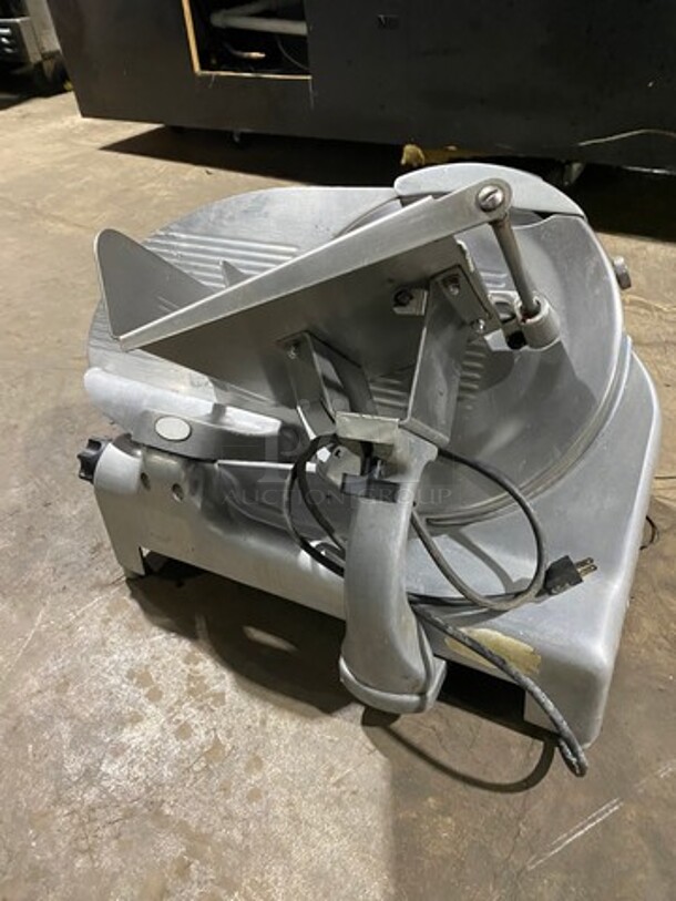 Nice! Berkel Heavy Duty 12 Inch Blade Commercial Countertop Deli/ Meat Slicer! All Stainless Steel!! 115V 1 Phase! Working When Removed! - Image 4 of 9