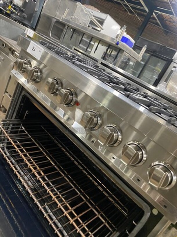GORGEOUS! 2018 ZLINE Gas Powered 6 Burner Stove! With Oven Underneath! Stainless Steel! MODEL RG36 Serial 18121990008  - Image 7 of 10