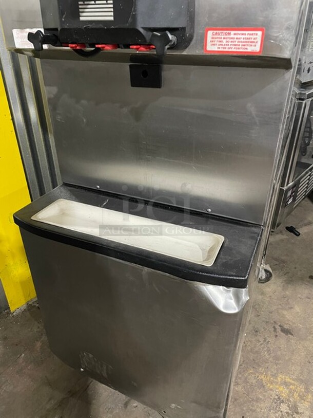 Nice! Taylor Crown Commercial 3 Handle Soft Serve Ice Cream Machine! All Stainless Steel! On Casters! Model: C71333 SN:M0104654 208/230V 3Ph - Image 10 of 10