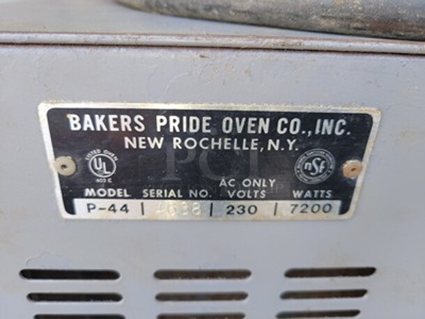 Bakers Pride Pizza Oven| One missing Stone.  - Image 4 of 11