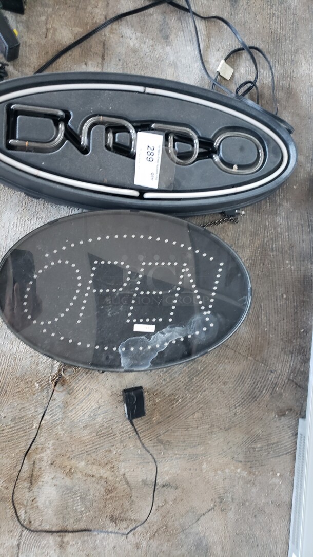 Lot of 2 Neon "Open" Signs

Not tested

(Location 2) - Image 1 of 1