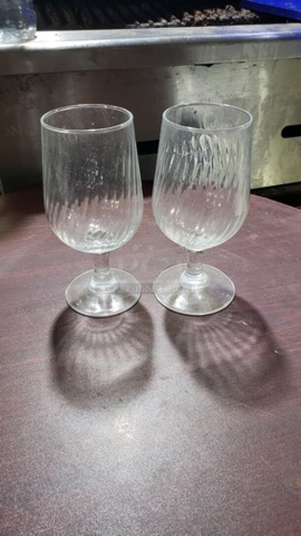 Lot of 2 Glasses