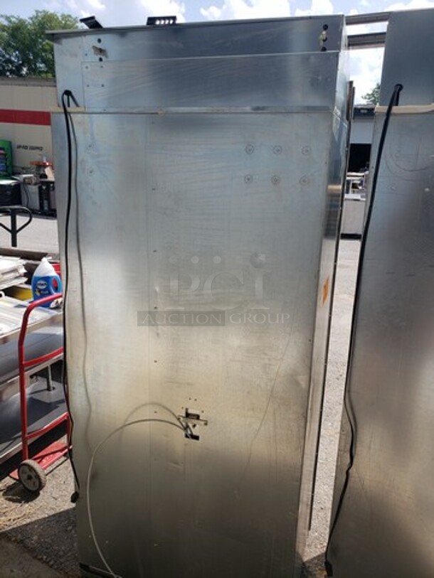 Beautiful Viking 36" Column Freezer! Very nice condition!

115 V
60 Hz
9.5 A - Image 4 of 5