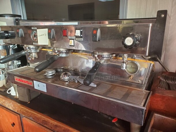 LA MARZOCCO LINEA 3EE Commercial Espresso Machine 208-240V 36X21X22 Very nice condition! - Image 3 of 5