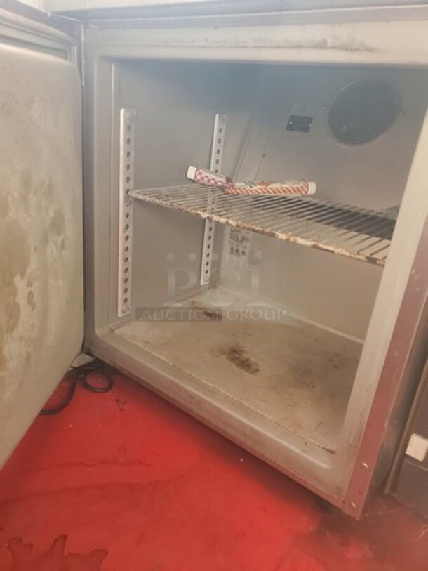Randell 9404AM Undercounter cooler 27X30X37 (Unknown condition) - Image 2 of 3