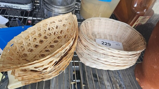 Lot of Baskets - Image 2 of 2