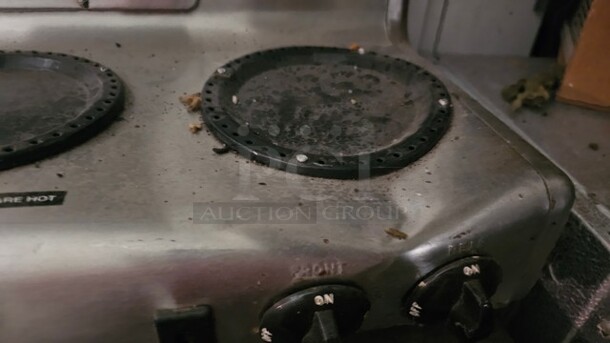 Bunn O-Matic Coffee Machine
60 Hz
1 PH
Front right side has some damage. - Image 4 of 5