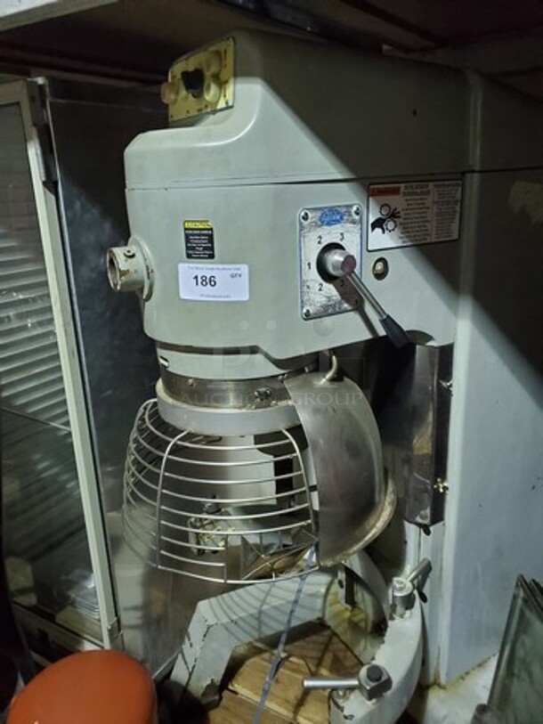 Globe 80qt Mixer 
5 Speed
No Attachments
208/240 V
3 PH - Image 11 of 11