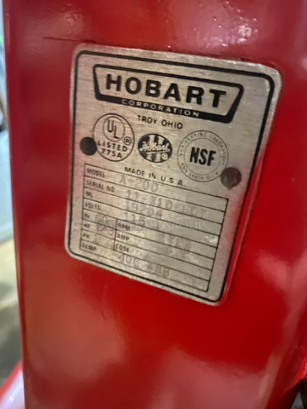 Hobart Commercial Heavy Duty 20Qt Planetary Mixer! With Paddle, Whisk Attachment And Stainless Steel Mixing Bowl! Model: A200 SN: 11310607 115V 60HZ 1 Phase - Image 8 of 10