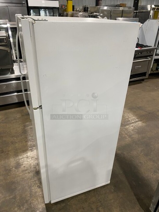 Whirlpool Half Cooler Half Freezer Combo Unit! Model: W4TXNWFWQ03 SN: VS24447171 115V 60HZ 1 Phase - Image 2 of 9