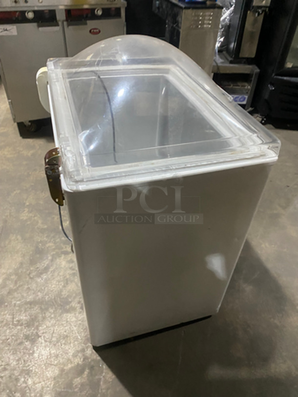 Circus Man Commercial Ice Cream Freezer Showcase Merchandiser! Model: BTF0047 115V 1 Phase - Image 4 of 8
