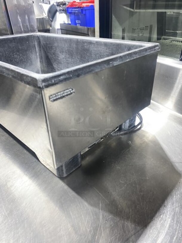 Vollrath Counter Top Electric Powered Single Bay Food Warmer! 115V 1 Phase! Model 1001! 120V 1 Phase! - Image 4 of 7
