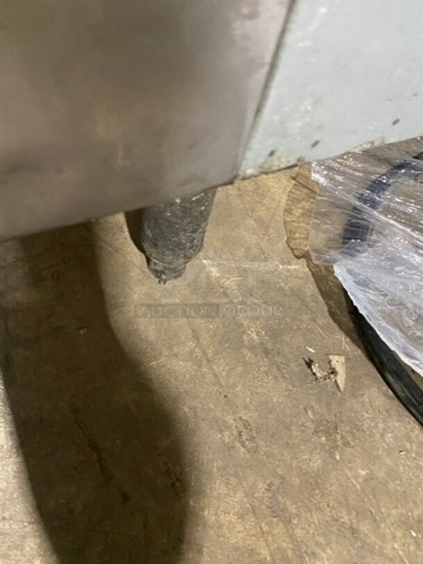 Universal Coolers Commercial 2 Door Lowboy/Worktop Cooler! All Stainless Steel! On Legs! - Image 5 of 6