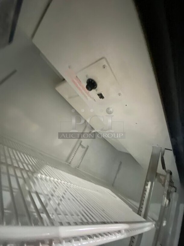 Beverage Air Commercial Refrigerated 2 Door Reach In Cooler Merchandiser! With View Through Doors! Model: MT45 SN: 4471080 115V 60HZ 1 Phase - Image 6 of 9